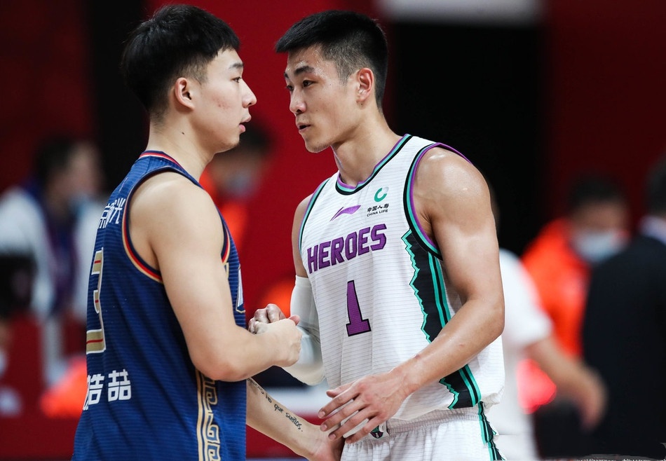 开云中国网站-西汉姆训练开放日；今夜单刀错失引欢呼；CBA季后赛在即；临场指挥获称赞(今日2012年cba总决赛广东没能翻盘成功)